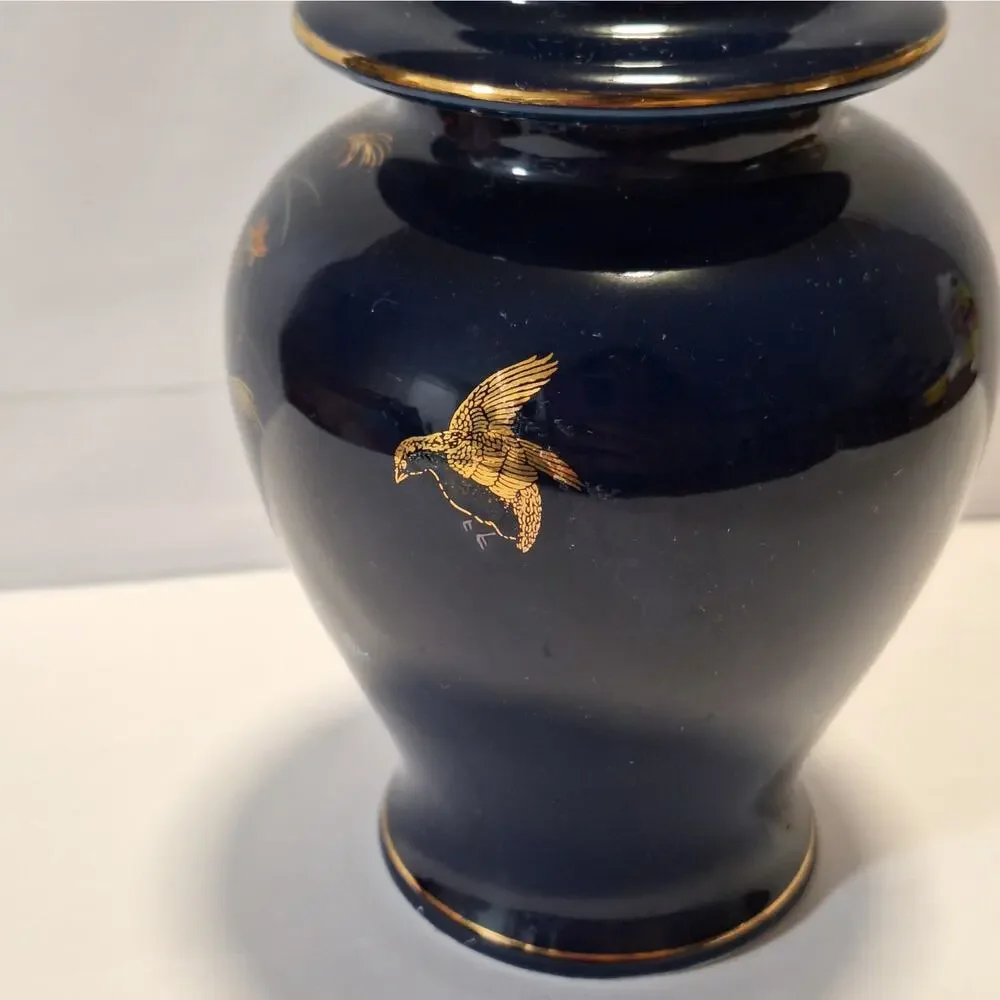 Vintage TOYO JAPAN Kiku Blue Floral Ginger Jar Lidded Vase Hand Painted 6.5
